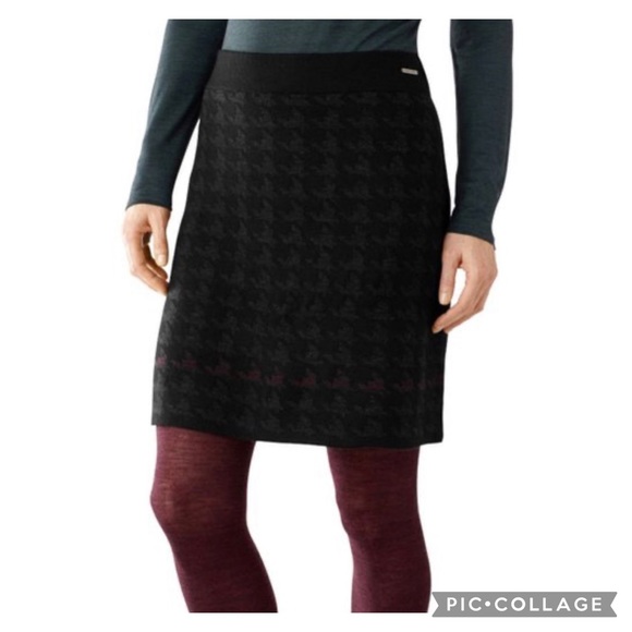 Smartwool Dresses & Skirts - Smartwool Knit Houndstooth Skirt in Black